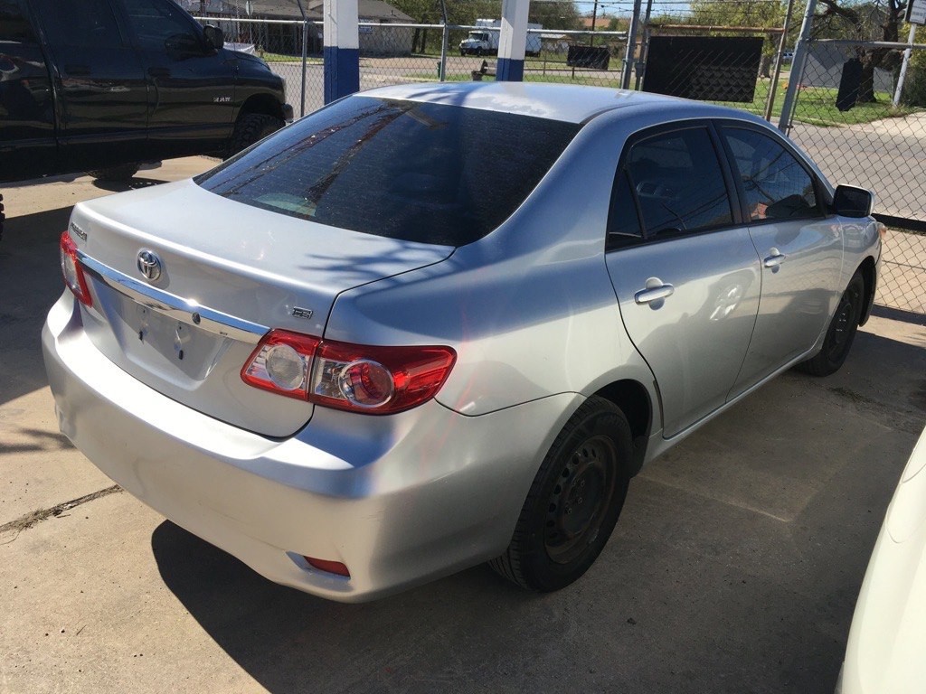 2011 Toyota Corolla Image 4