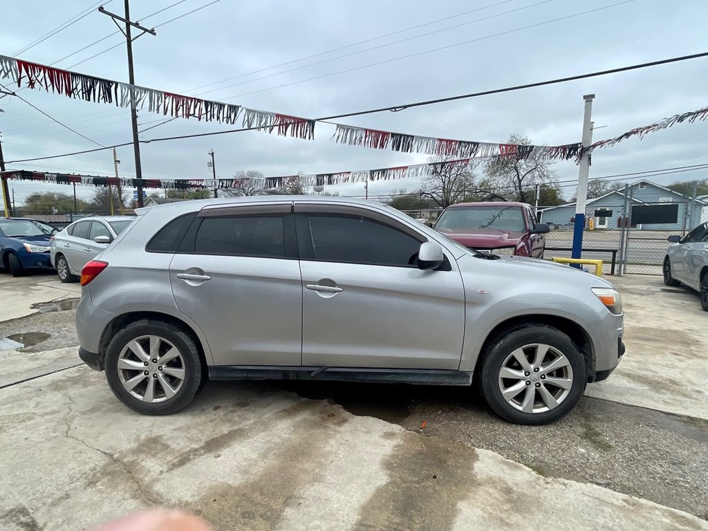 2015 Mitsubishi Outlander Image 5