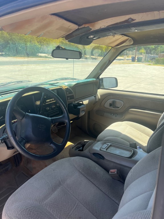 1998 Chevrolet C/K Image 4