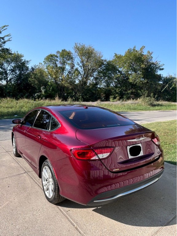 2015 Chrysler 200 Image 4