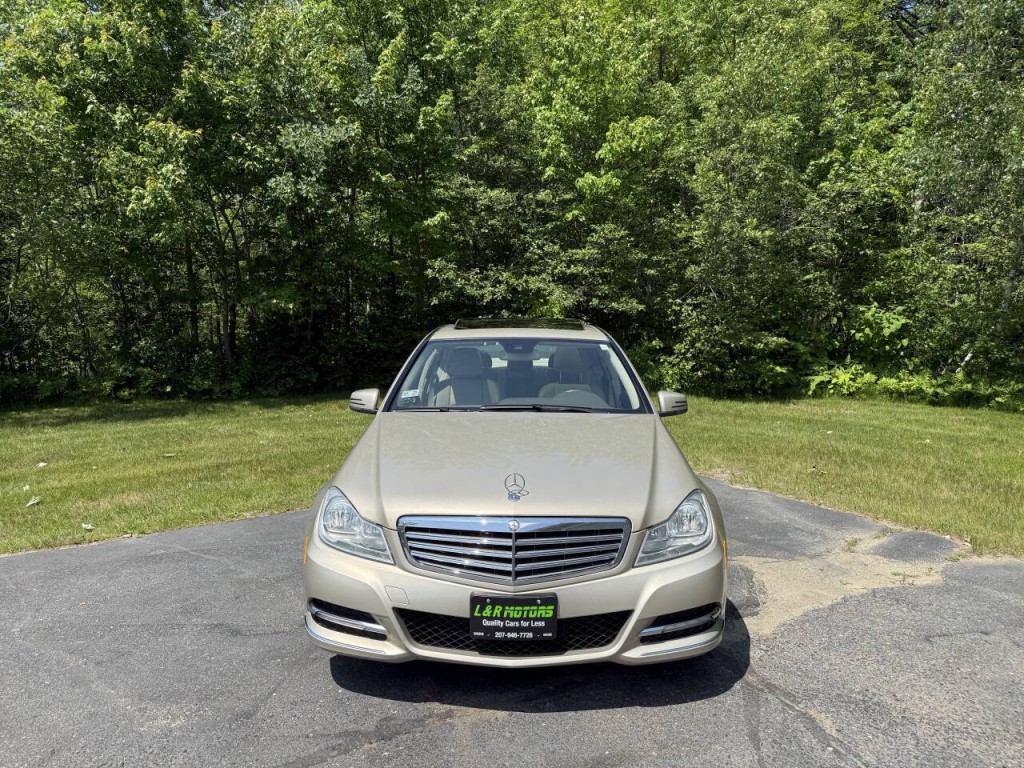2012 Mercedes-Benz C-Class Image 1