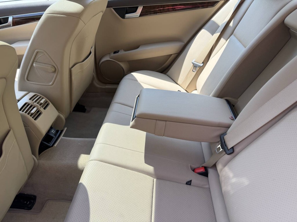 2012 Mercedes-Benz C-Class Image 8