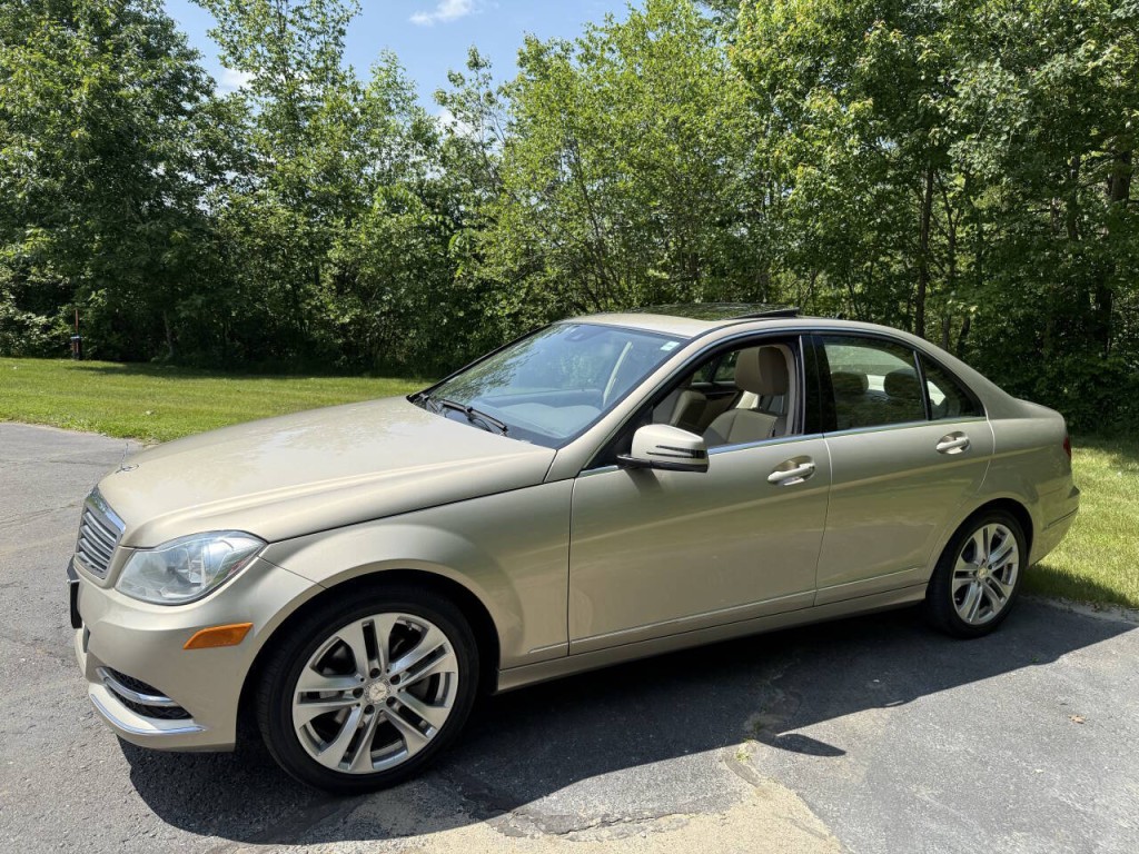 2012 Mercedes-Benz C-Class Image 20