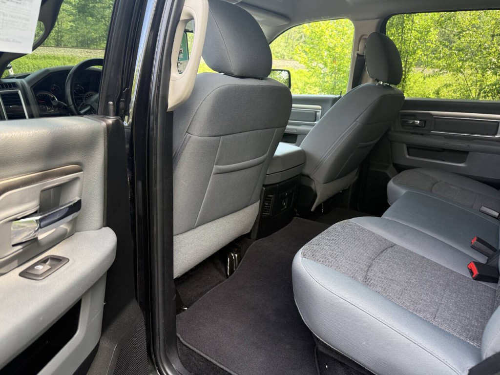 2017 RAM 1500 Image 12