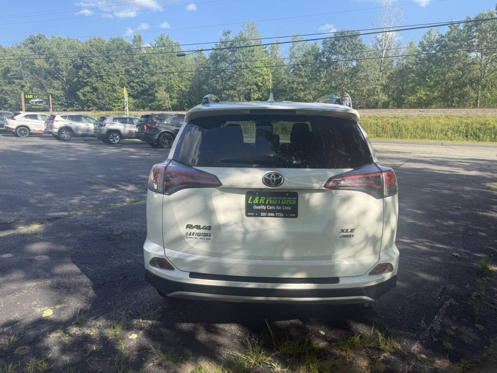 2018 Toyota Rav4 Image 3