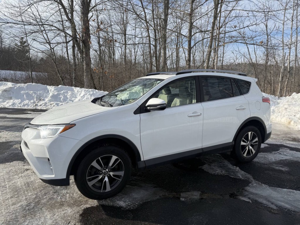2018 Toyota Rav4 Image 2