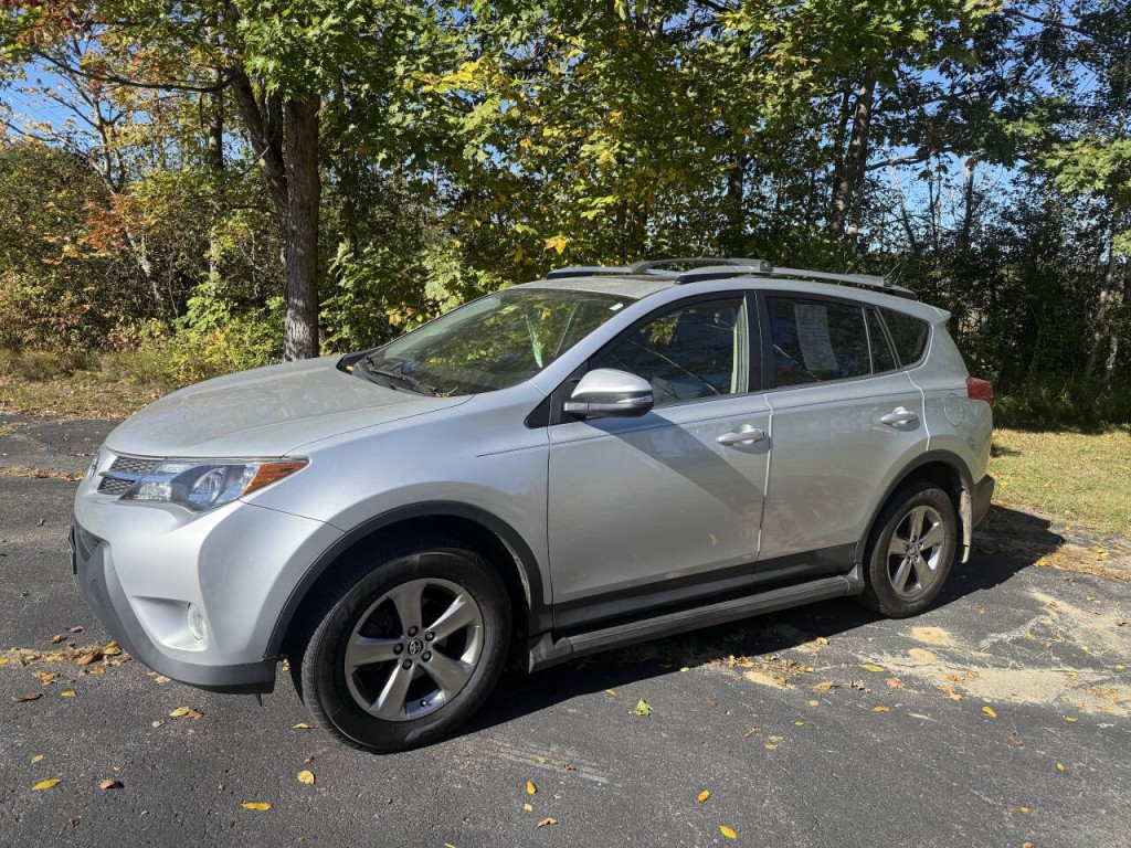 2015 Toyota Rav4 Image 2