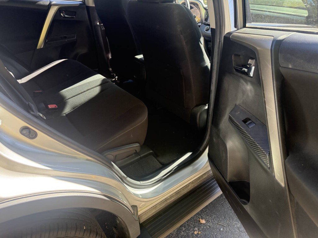 2015 Toyota Rav4 Image 3