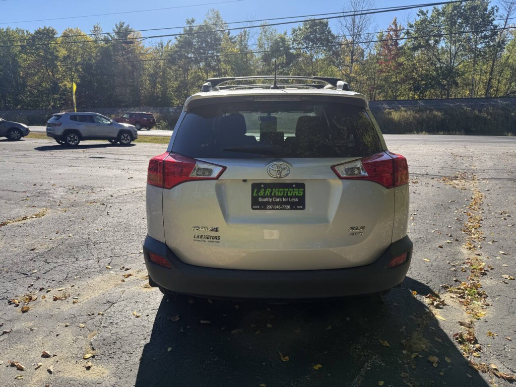 2015 Toyota Rav4 Image 4