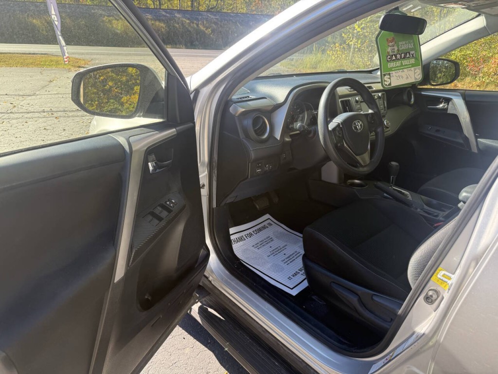 2015 Toyota Rav4 Image 8