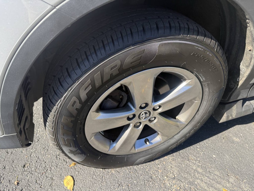 2015 Toyota Rav4 Image 16