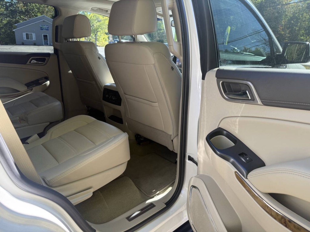 2017 GMC Yukon Image 3