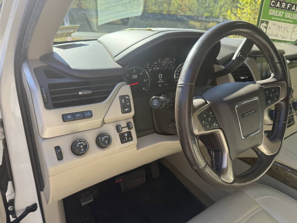 2017 GMC Yukon Image 12
