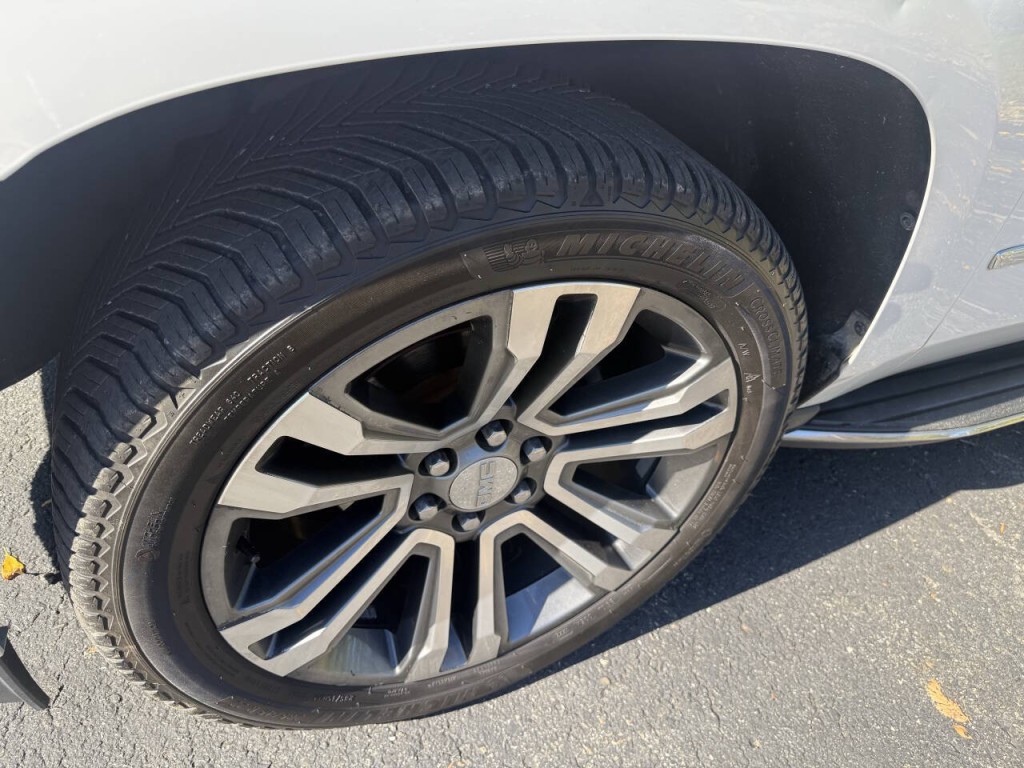 2017 GMC Yukon Image 16