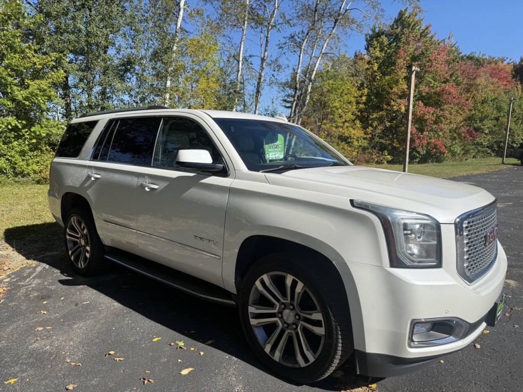 2017 GMC Yukon Image 17