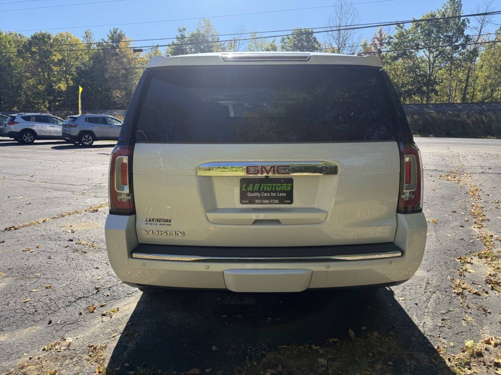 2017 GMC Yukon Image 18
