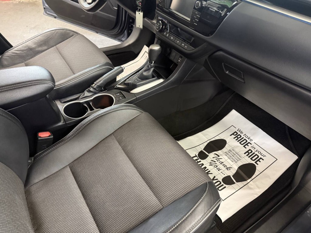 2016 Toyota Corolla Image 11