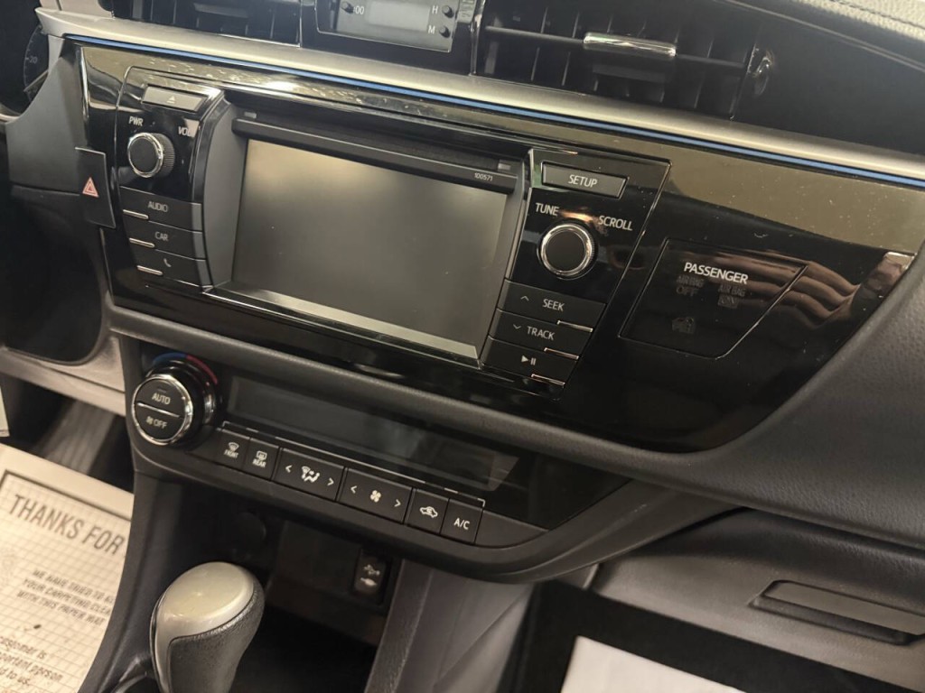 2016 Toyota Corolla Image 12
