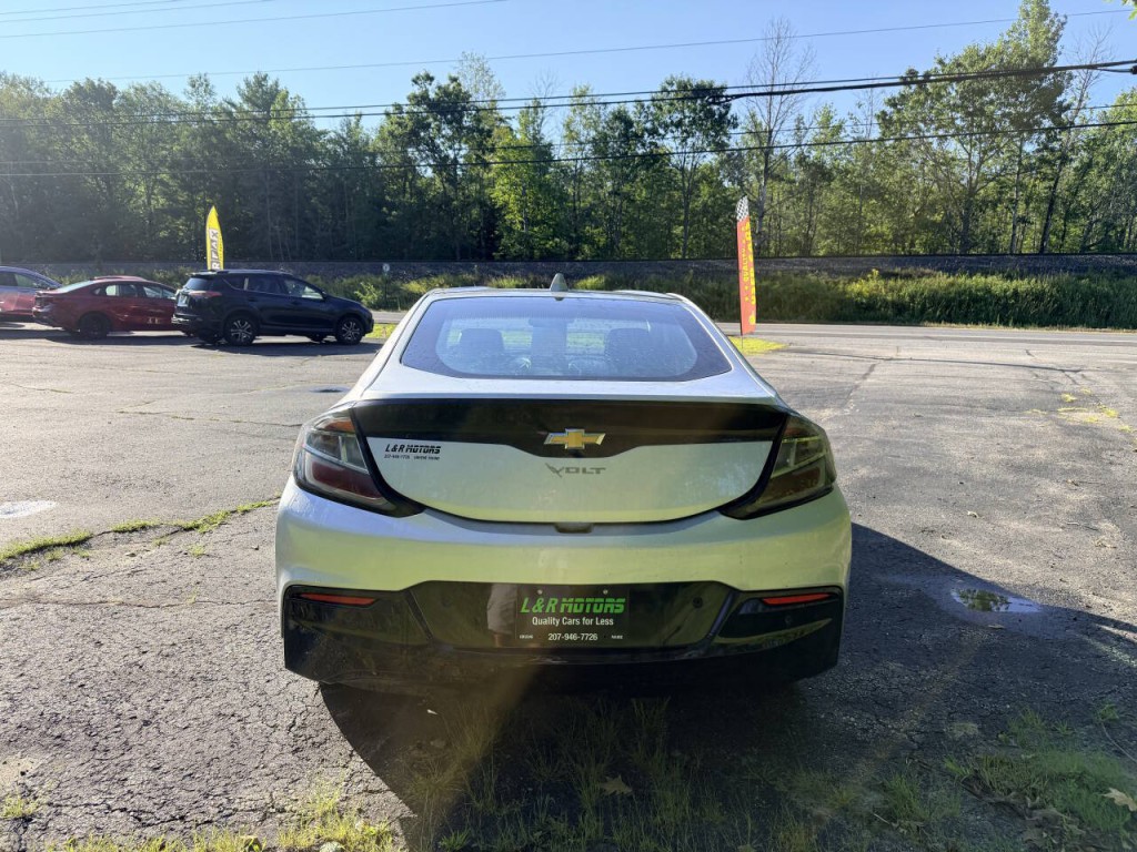 2017 Chevrolet Volt Image 3