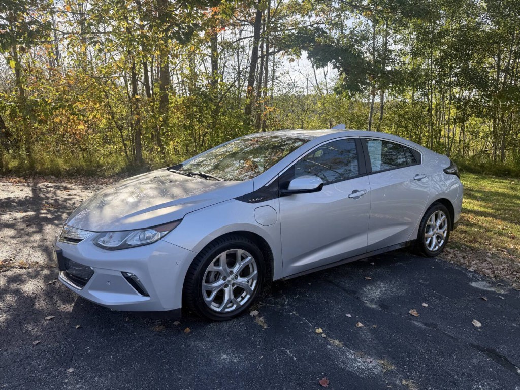 2017 Chevrolet Volt Image 8