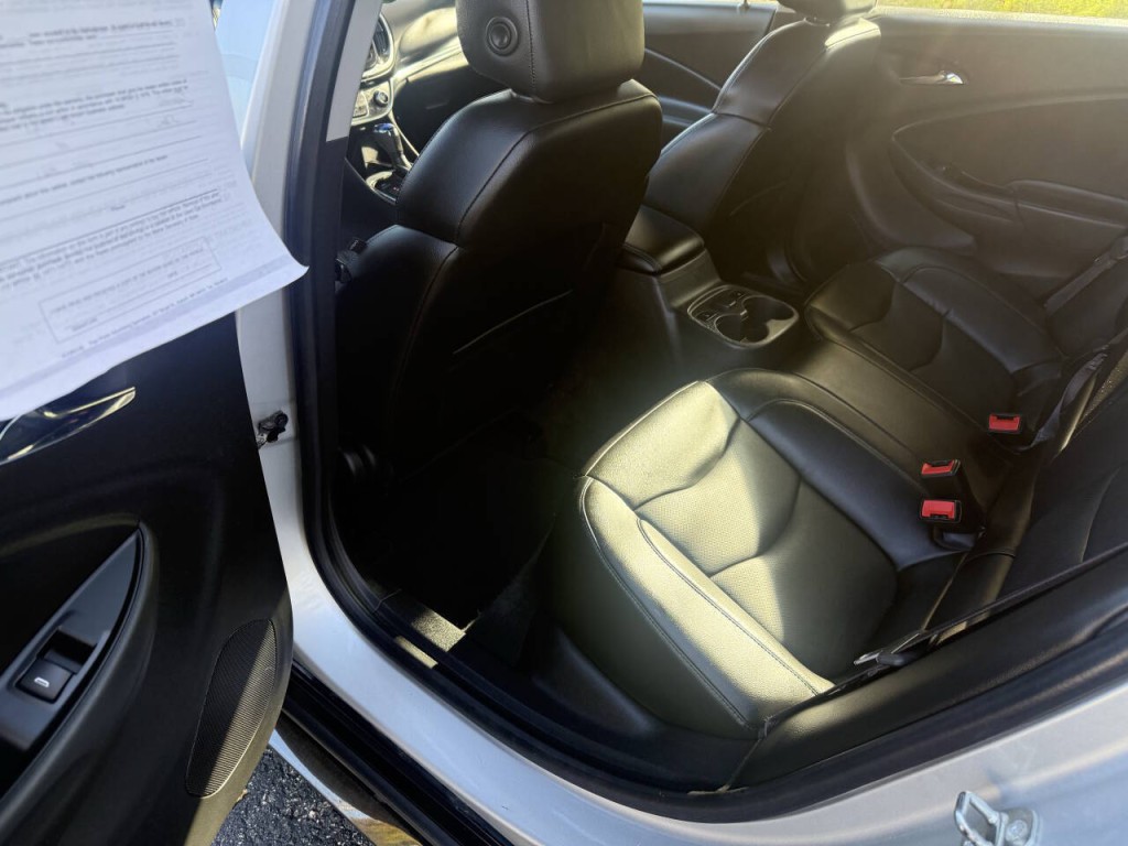 2017 Chevrolet Volt Image 12