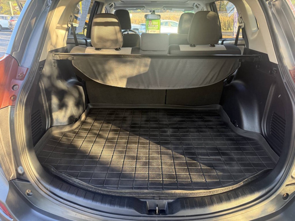 2015 Toyota Rav4 Image 5