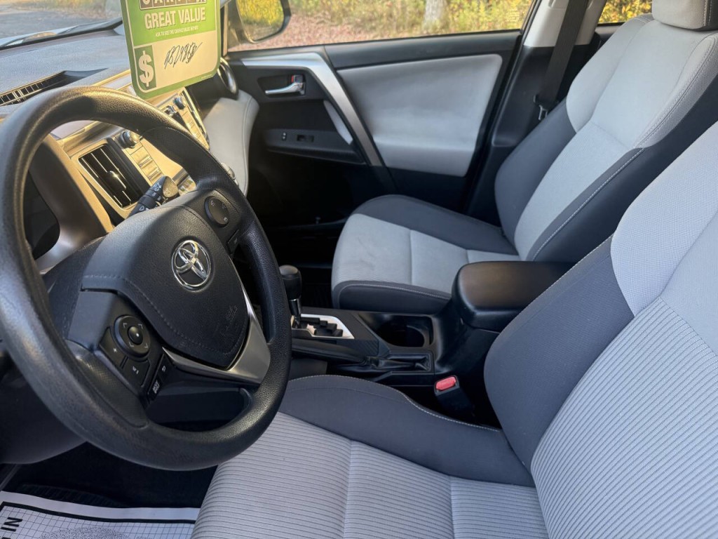 2015 Toyota Rav4 Image 7