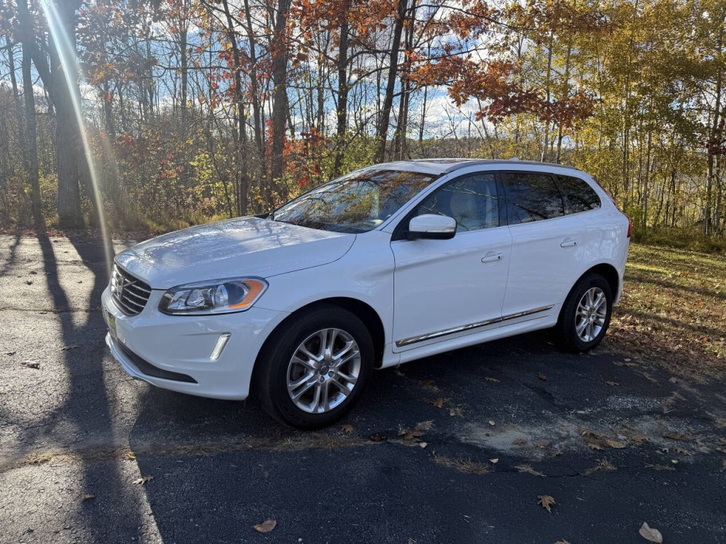 2015 Volvo XC60 Image 2