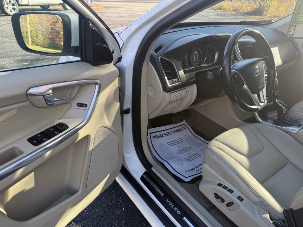 2015 Volvo XC60 Image 7