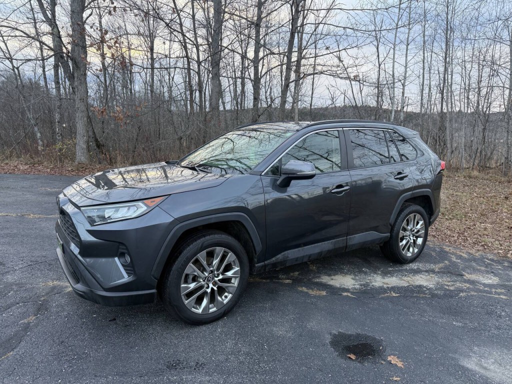 2019 Toyota Rav4 Image 2