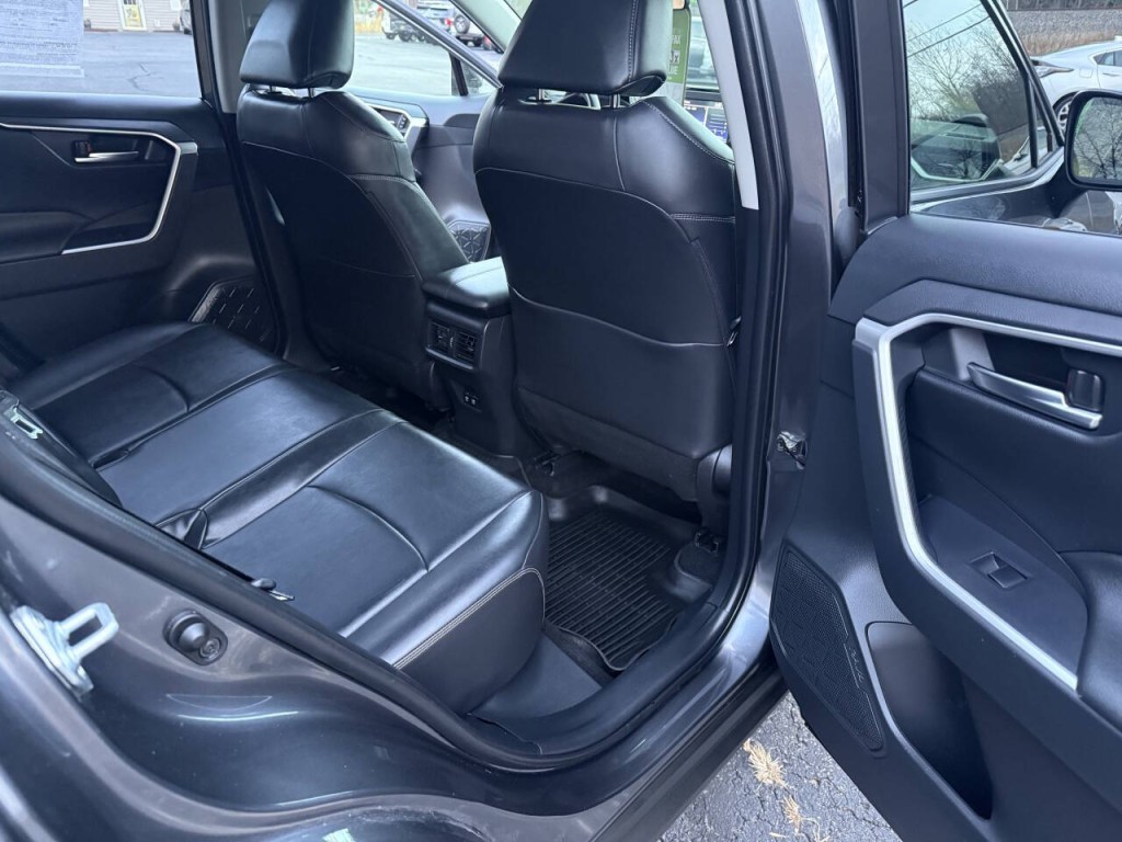 2019 Toyota Rav4 Image 13