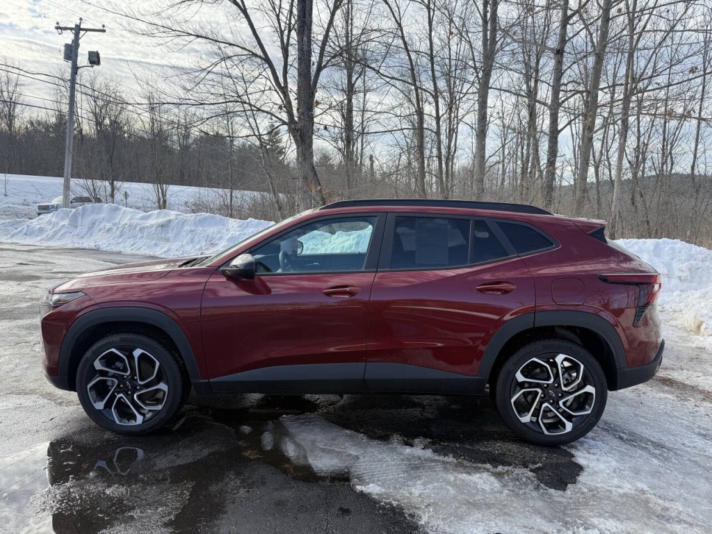 2025 Chevrolet Trax Image 2