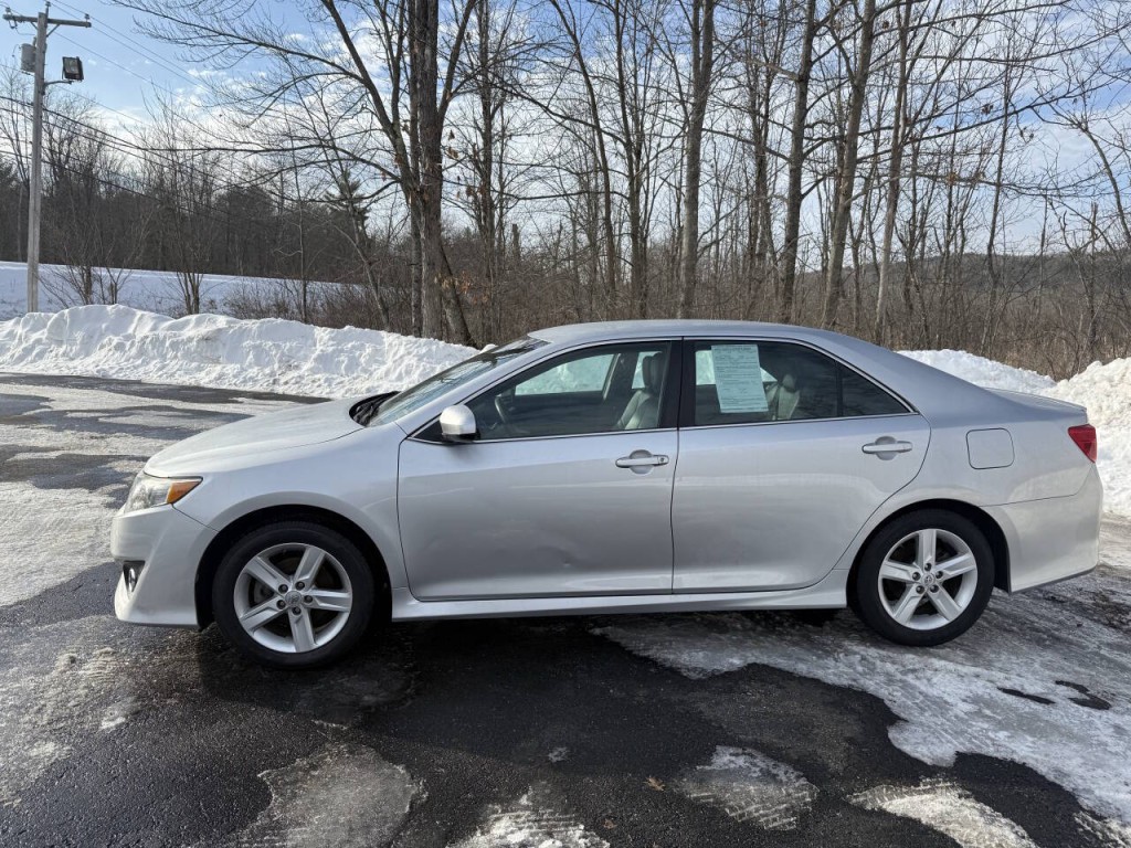 2014 Toyota Camry Image 3
