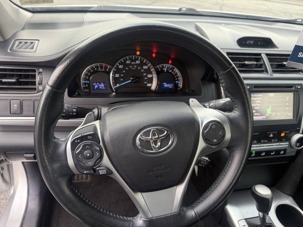 2014 Toyota Camry Image 12