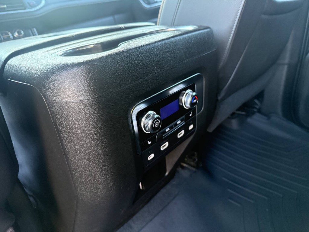 2021 GMC Yukon Image 18