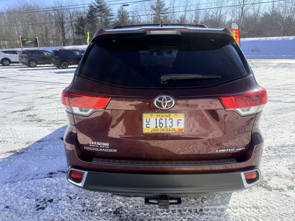 2017 Toyota Highlander Image 4