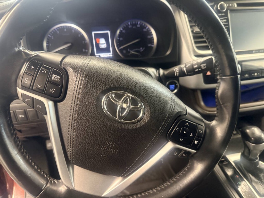 2017 Toyota Highlander Image 9