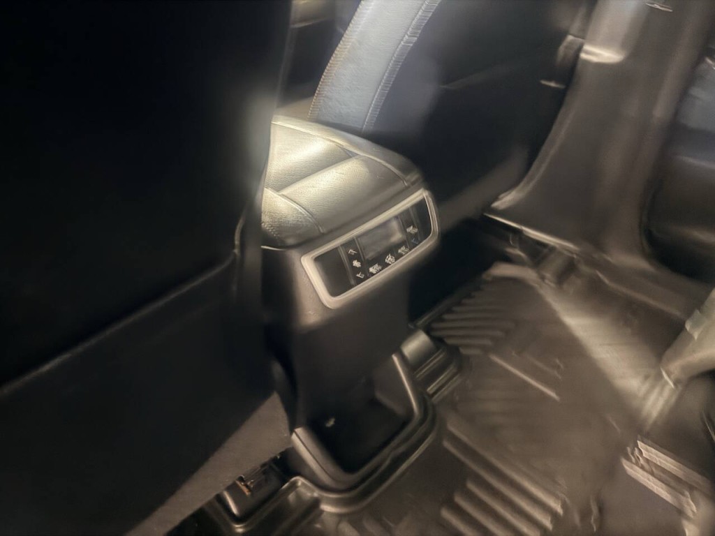 2017 Toyota Highlander Image 15