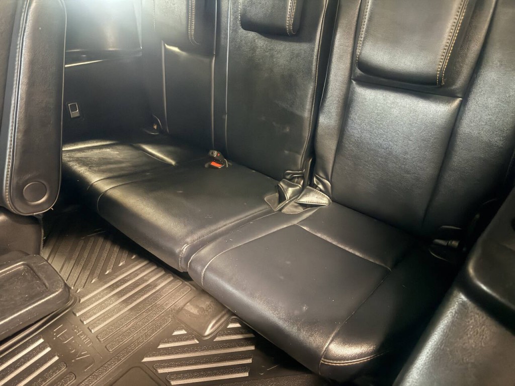 2017 Toyota Highlander Image 17