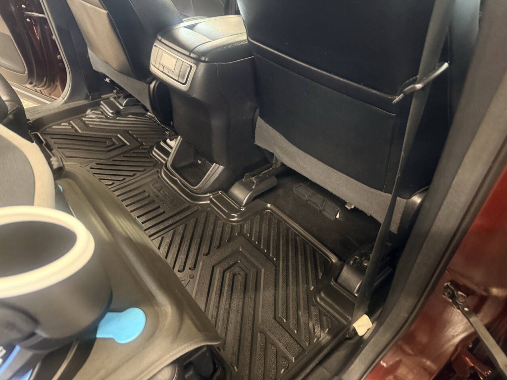 2017 Toyota Highlander Image 19