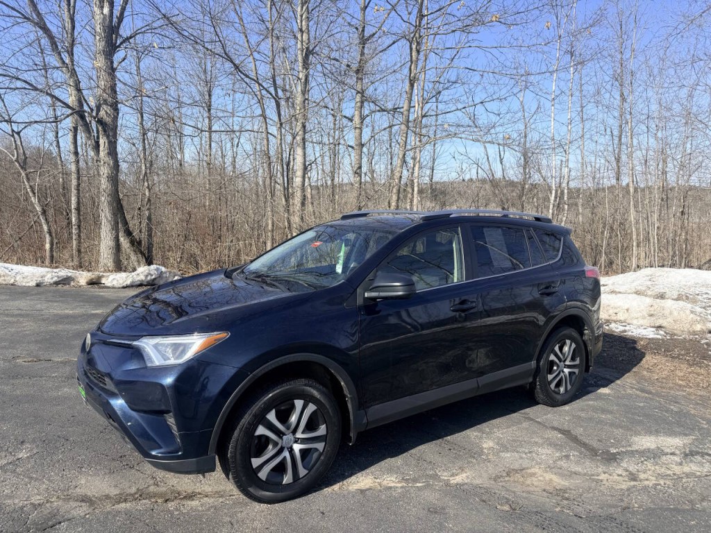 2017 Toyota Rav4 Image 1