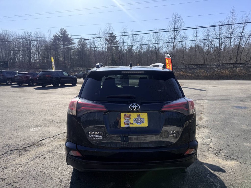 2017 Toyota Rav4 Image 4