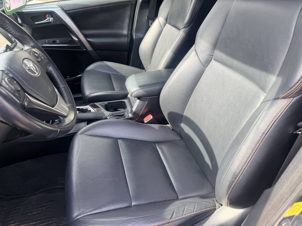 2016 Toyota Rav4 Image 4