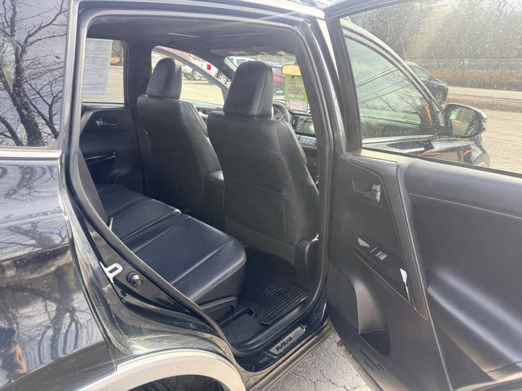2016 Toyota Rav4 Image 17
