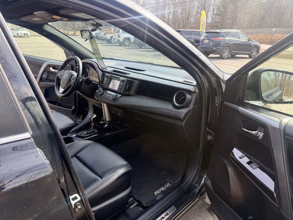 2016 Toyota Rav4 Image 18
