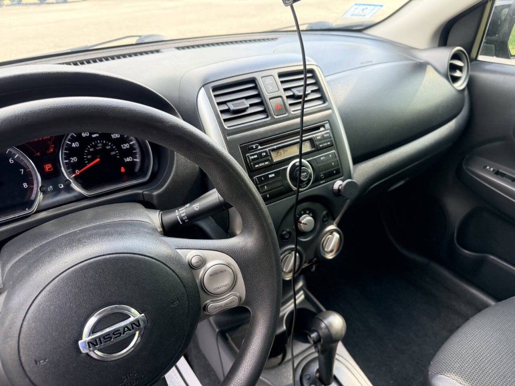 2012 Nissan Versa Image 7