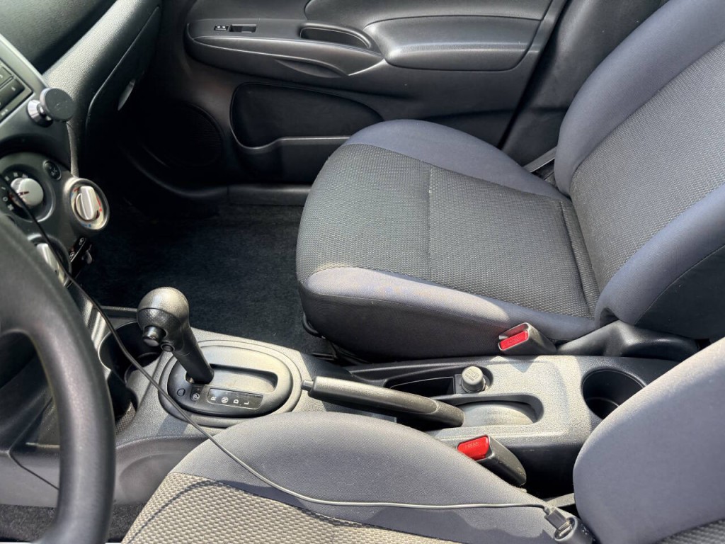 2012 Nissan Versa Image 9