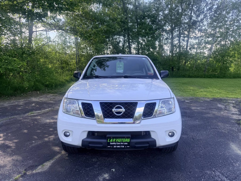 2017 Nissan Frontier Image 1