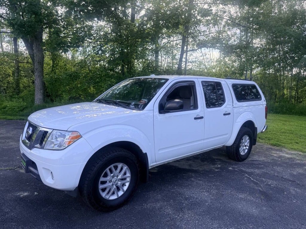 2017 Nissan Frontier Image 2
