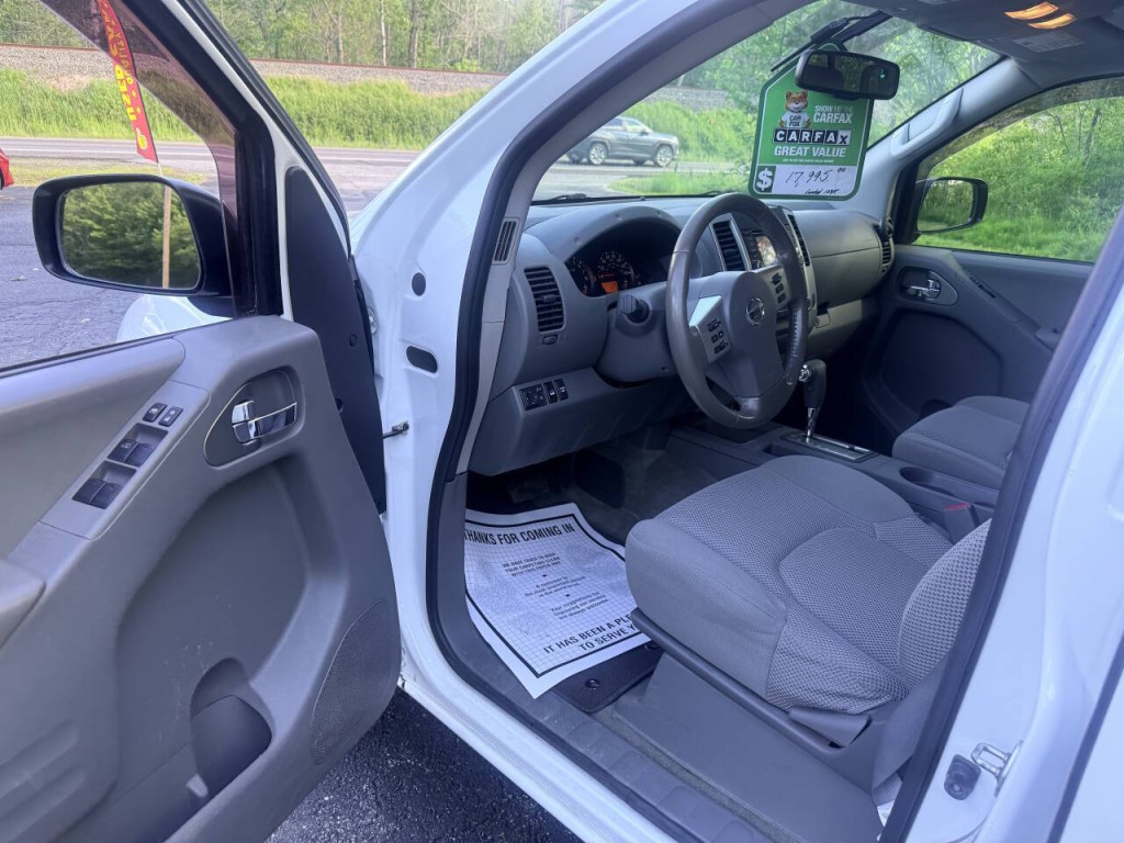 2017 Nissan Frontier Image 9